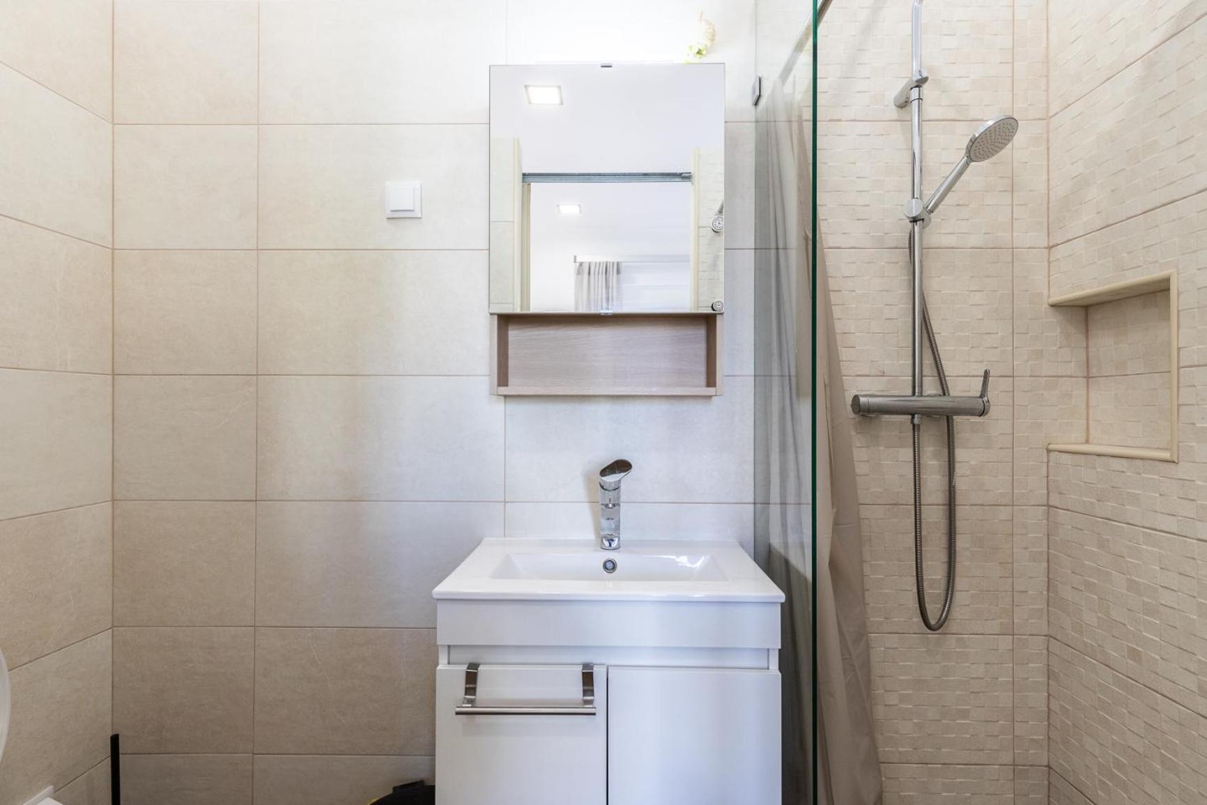 Porta Nova Guesthouse By R-Tex タヴィラ 部屋 写真